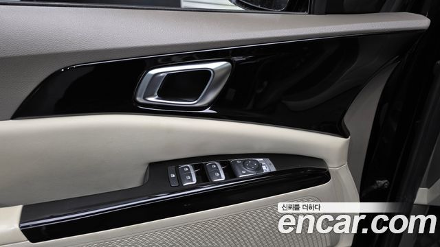 Kia Canival 2021 — photo 29