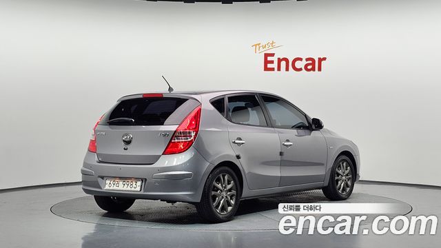Hyundai i30 2011 — photo 2