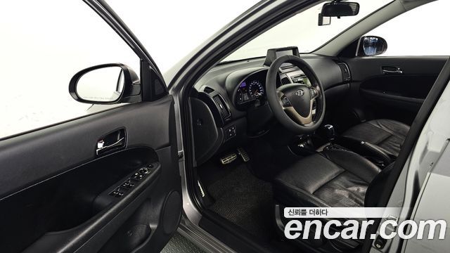 Hyundai i30 2011 — photo 13