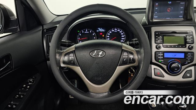 Hyundai i30 2011 — photo 19