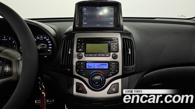 Hyundai i30 2011 — photo 20