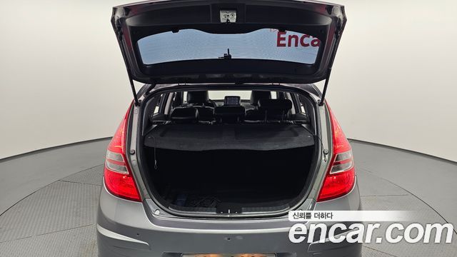 Hyundai i30 2011 — photo 26