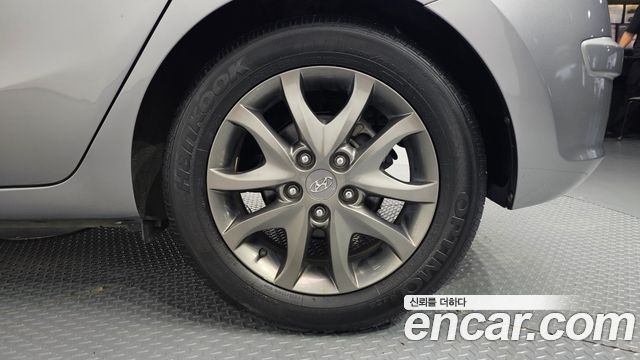 Hyundai i30 2011 — photo 7