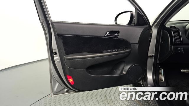 Hyundai i30 2011 — photo 14