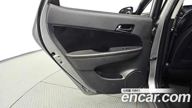 Hyundai i30 2011 — photo 15