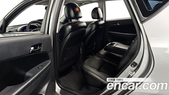 Hyundai i30 2011 — photo 16