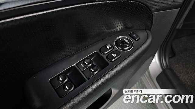 Hyundai i30 2011 — photo 28