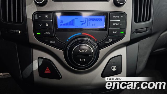 Hyundai i30 2011 — photo 33