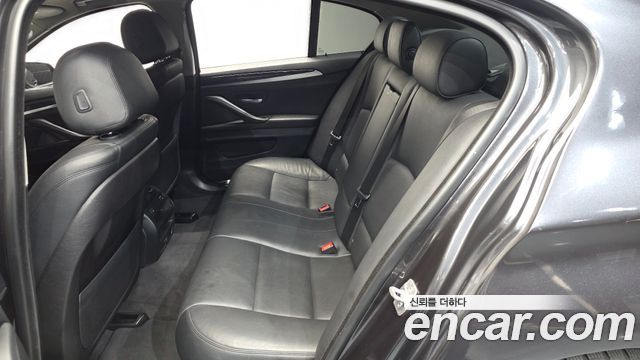 BMW 5-Series 2015 — photo 17