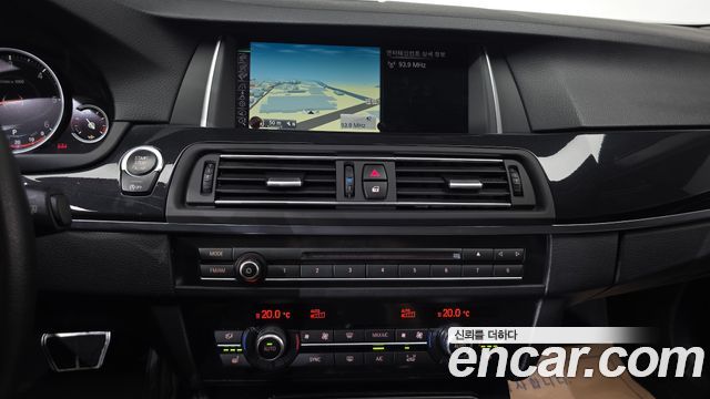 BMW 5-Series 2015 — photo 18