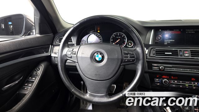 BMW 5-Series 2015 — photo 19