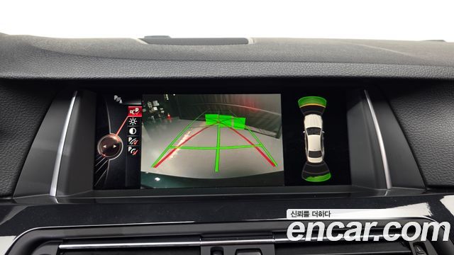 BMW 5-Series 2015 — photo 20