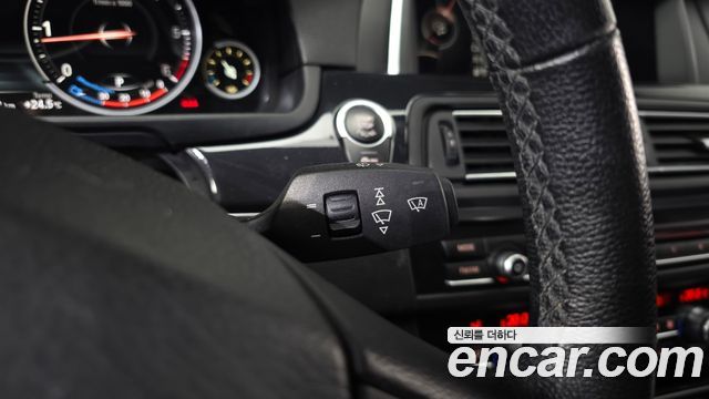 BMW 5-Series 2015 — photo 27
