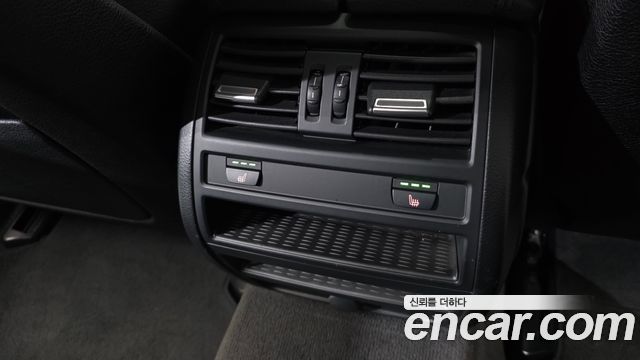 BMW 5-Series 2015 — photo 31
