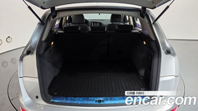 Audi Q5 2011 — photo 20