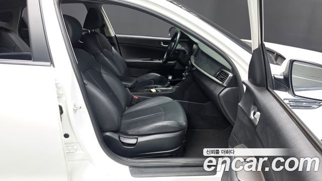 Kia K5 2020 — photo 16