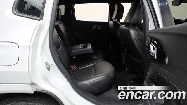 Jeep Compass 2022 — photo 17