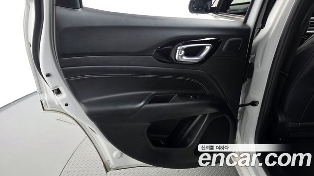 Jeep Compass 2022 — photo 15