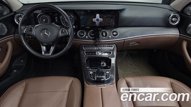 Mercedes-Benz E-Class 2018 — photo 7