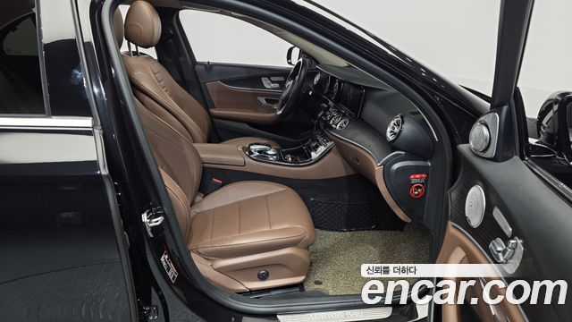 Mercedes-Benz E-Class 2018 — photo 11