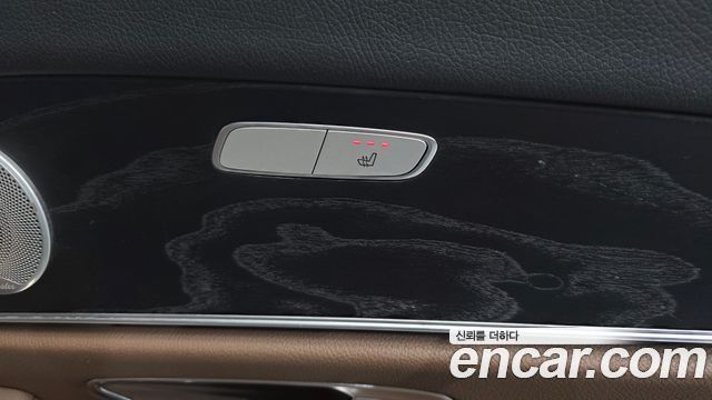 Mercedes-Benz E-Class 2018 — photo 18