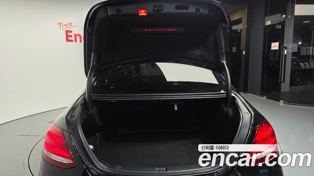 Mercedes-Benz E-Class 2018 — photo 20