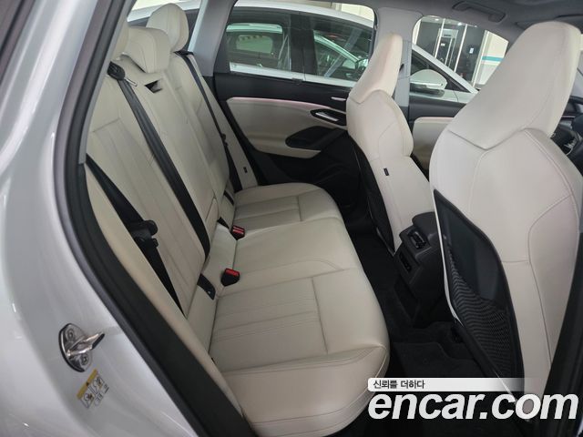 Audi Q6 e-tron 2026 — photo 13
