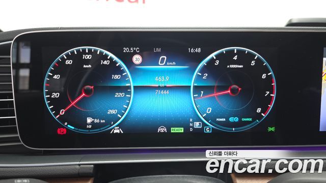 Mercedes-Benz GLE-Class 2021 — photo 11
