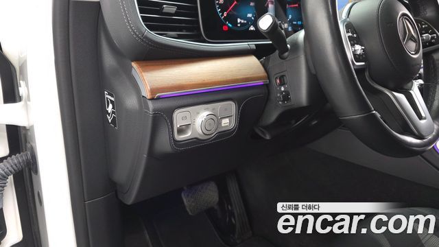 Mercedes-Benz GLE-Class 2021 — photo 19
