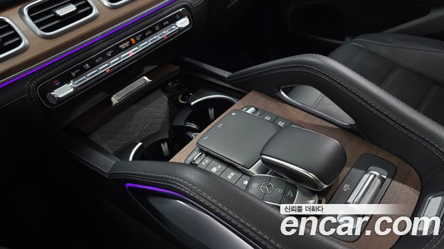 Mercedes-Benz GLE-Class 2021 — photo 23