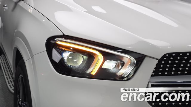 Mercedes-Benz GLE-Class 2021 — photo 8