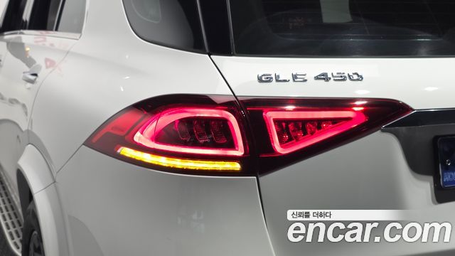 Mercedes-Benz GLE-Class 2021 — photo 9