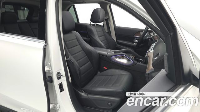 Mercedes-Benz GLE-Class 2021 — photo 16