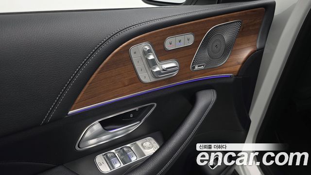 Mercedes-Benz GLE-Class 2021 — photo 39
