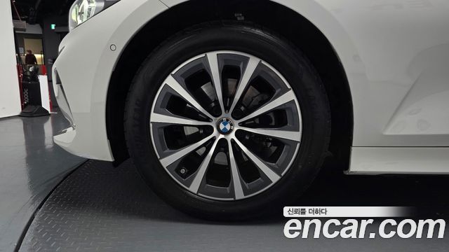 BMW 3-Series 2024 — photo 5