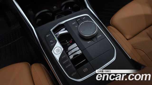 BMW 3-Series 2024 — photo 12
