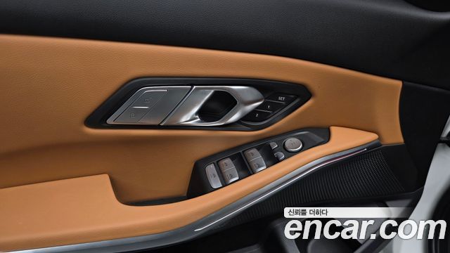 BMW 3-Series 2024 — photo 25
