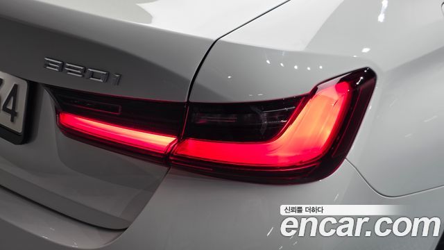 BMW 3-Series 2024 — photo 9