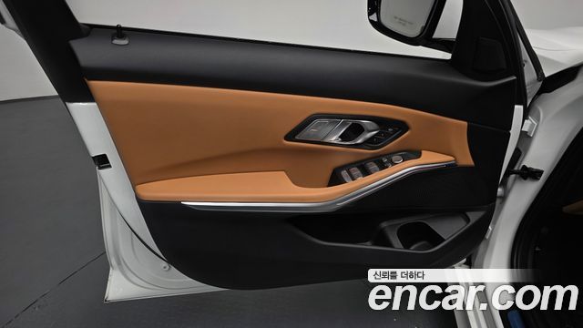 BMW 3-Series 2024 — photo 14