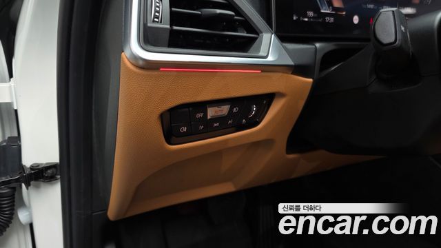 BMW 3-Series 2024 — photo 29