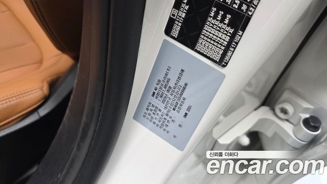 BMW 3-Series 2024 — photo 37