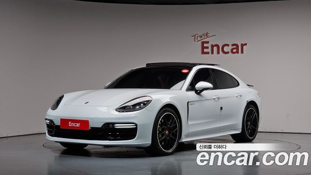 Porsche Panamera 2020 — photo 1