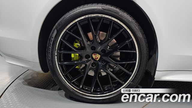 Porsche Panamera 2020 — photo 7