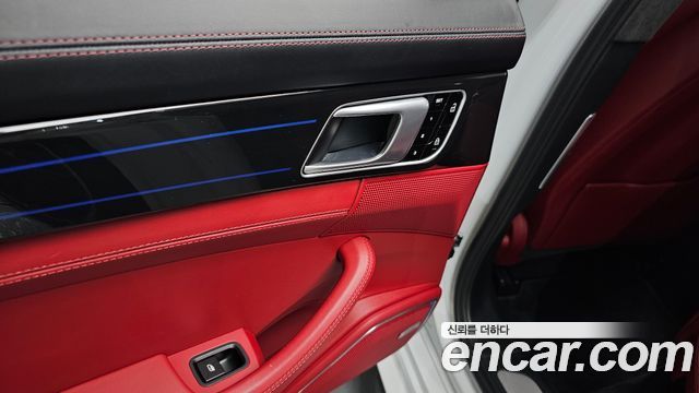 Porsche Panamera 2020 — photo 36