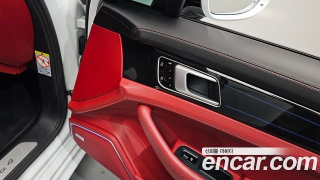 Porsche Panamera 2020 — photo 47