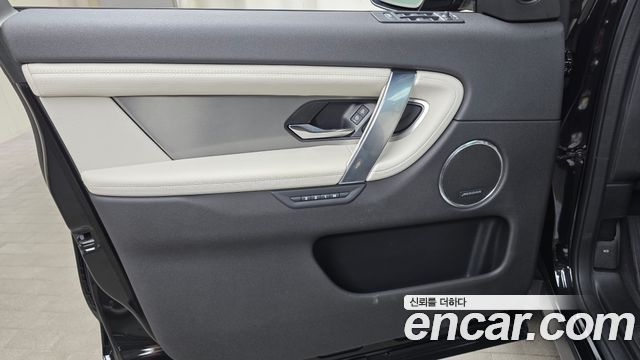 Land Rover Discovery Sport 2025 — photo 14