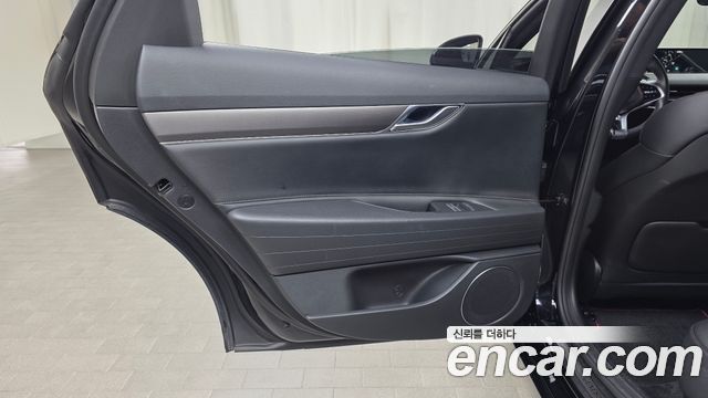 Genesis G80 2022 — photo 15