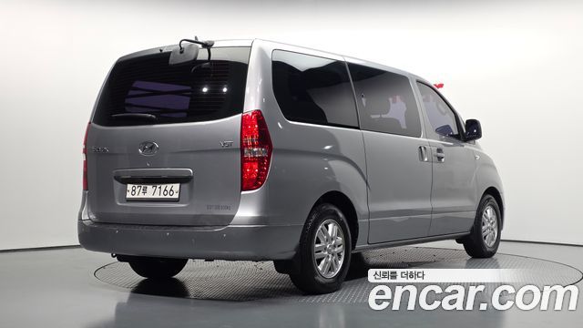 Hyundai Starex 2017 — photo 2