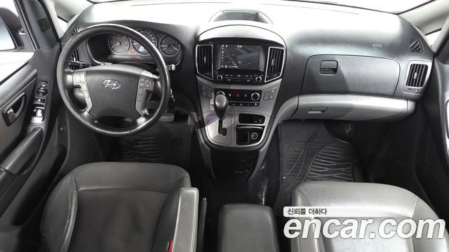 Hyundai Starex 2017 — photo 10