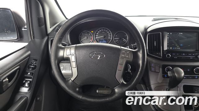 Hyundai Starex 2017 — photo 19